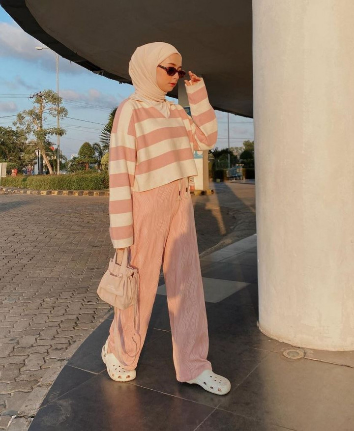 Patut Dicoba, 6 Ide Outfit Bukber Hijab yang Stylish dan Elegan