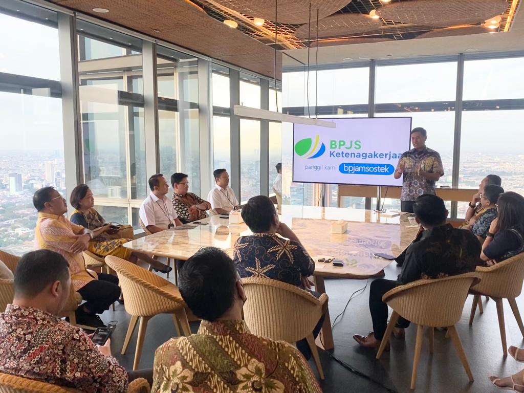 Direktur Utama BPJS Ketenagakerjaan Anggoro Eko Cahyo bersama Anggota Dewan Pengawas M. Aditya Warman bertandang ke kantor PT Astra International Tbk, Rabu, 5 April 2023 (Foto:Dok.BPJS Ketenagakerjaan)