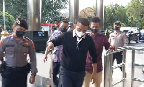 8 Pihak Terjerat OTT di Meranti Tiba di Jakarta, Ada Anggota BPK