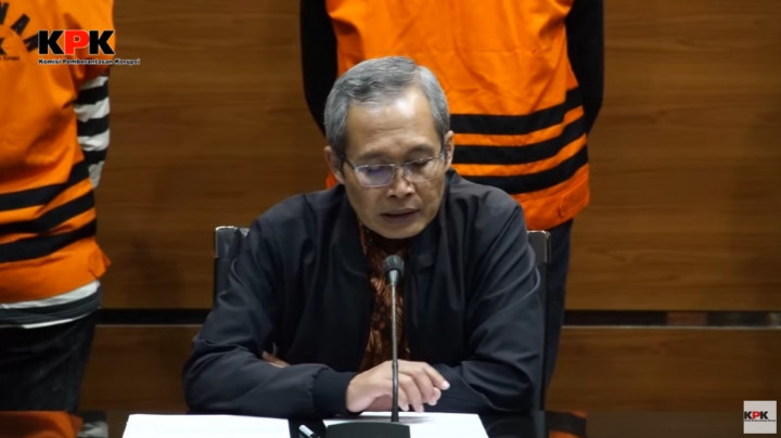 Bupati Meranti Ditahan