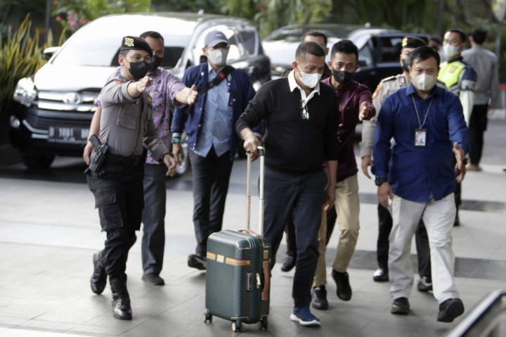 Bupati Meranti Diduga Atur Pemenang Proyek Umrah Takmir Masjid, Terima <i>Fee</i> Rp1,4 Miliar