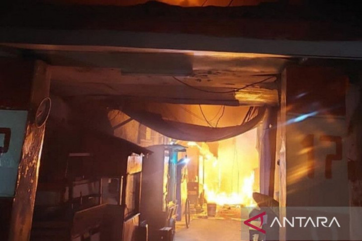 Kebakaran Permukiman Padat di Pademangan, 300 Warga Mengungsi