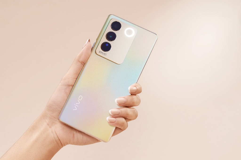 vivo V27 series telah mulai tersedia di Indonesia mulai tanggal 7 April 2023 di seluruh Indonesia.