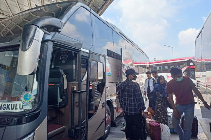 Sejumlah Bus di Terminal Pulo Gebang Tak Layak Jalan Buat Mudik Lebaran