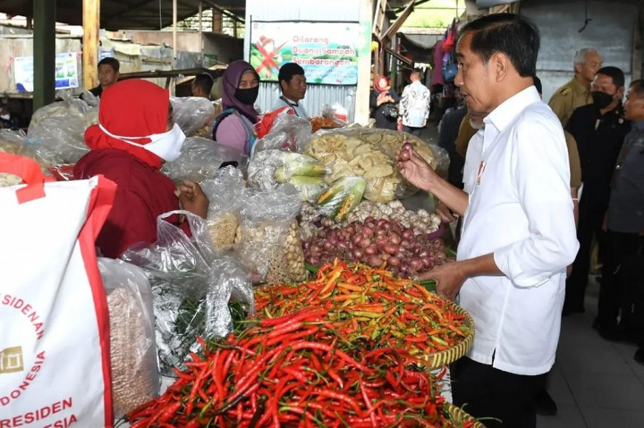 Presiden Jokowi Cek Harga Sembako di Pasar Boyolali