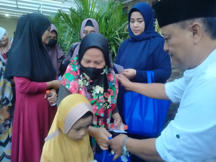 Bacaleg NasDem Kota Tangerang Bagikan Sembako ke Ratusan Anak Yatim
