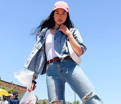 Mau Tampil Kasual dan Simpel saat Ngabuburit? Coba Tiru Gaya Outfit ala Maudy Ayunda