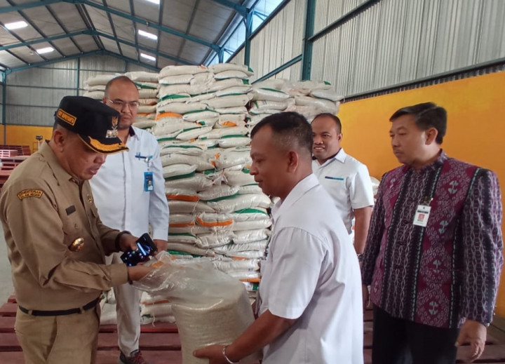 1.317 Ton Beras Cadangan Pangan Dibagikan untuk Warga Jepara