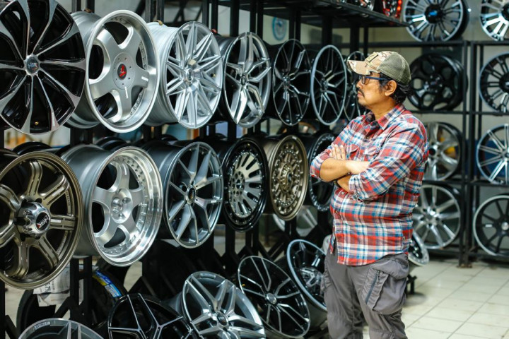 <i>Wuih</i>! Jelang Lebaran Banyak Orang Beli Mobil