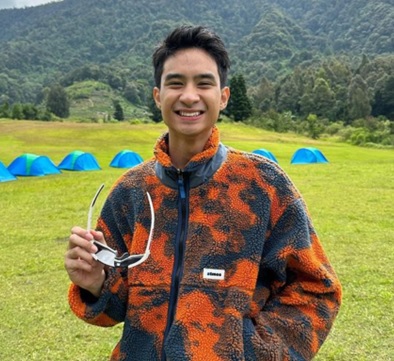 Devano Diterpa Gosip Pindah Agama hingga YouTube Diretas: Cobaan Datang Lagi, Mari Kita Senyum