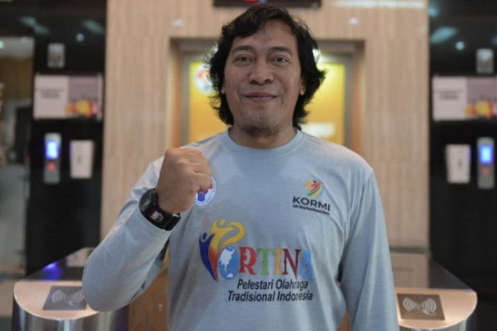 Bercanda di Unggahan Duka Abdel, Komeng Diserang Netizen