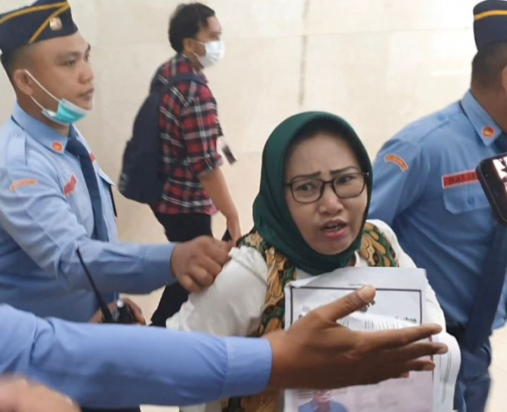 <i>Mak-mak</i> Berteriak Saat Kapolri Rapat Kerja dengan Komisi III, Ada Apa?