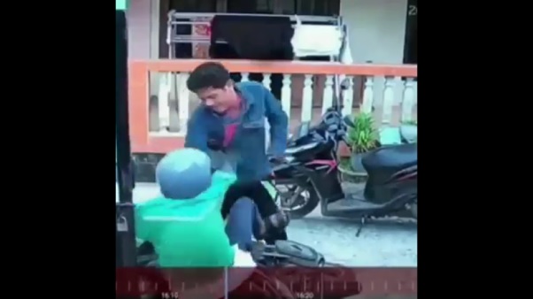 Bikin Geram! Driver Ojol 58 Tahun di Palembang Dipukul Pria Tak Dikenal hingga Gigi Patah