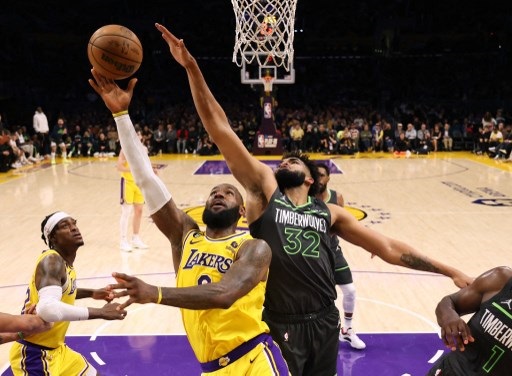 LA Lakers Melaju ke Playoff