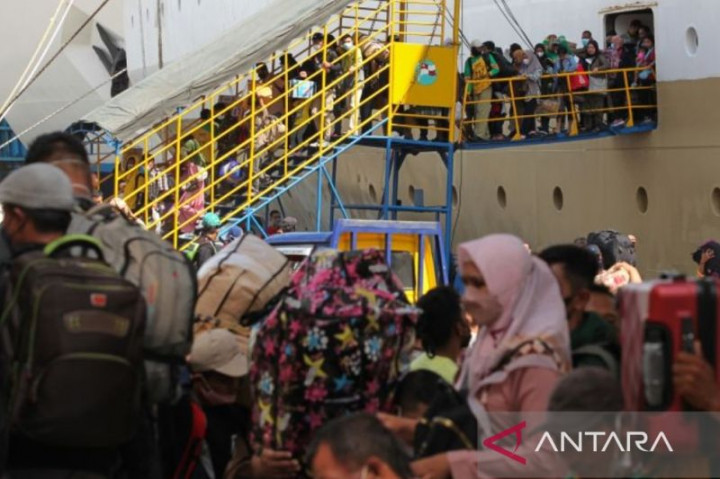 Pelabuhan Tanjung Perak Prediksi Puncak Arus Mudik Lebaran pada 19 April
