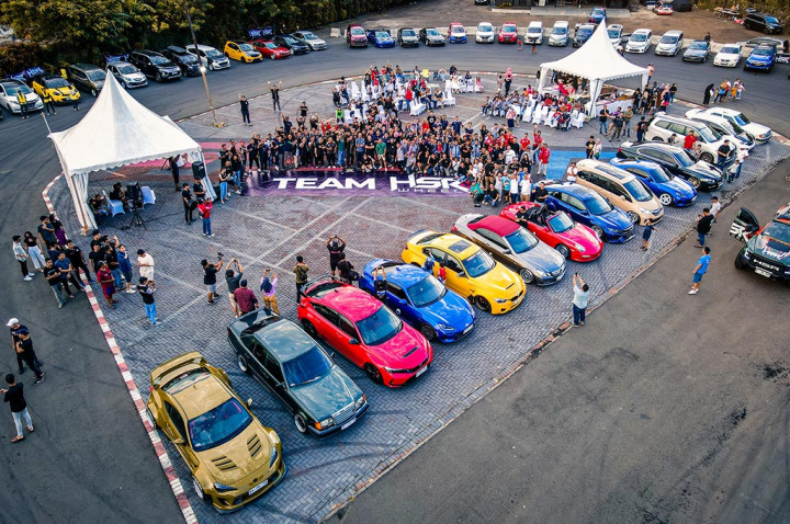 Ratusan Mobil Modifikasi Tumpah Ruah Di J99XAR, Ada Apa Nih?