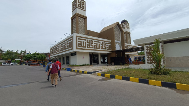Masjid At-taqwa di Rest Area 207 Tol Palikanci Cirebon. Medcom.id/ Ahmad Rofahan