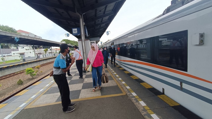 Stasiun Cirebon Mulai Alami Lonjakan Penumpang