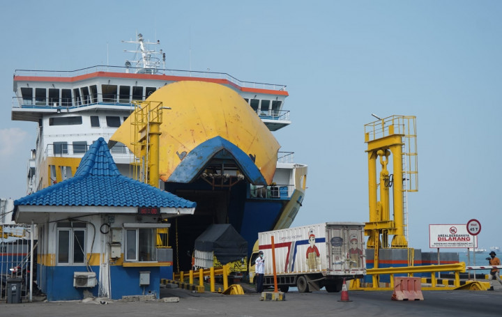H-10 Lebaran, Arus Truk Logistik Meningkat dari Merak ke Bakauheni