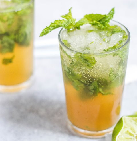 Berikut beberapa daftar minuman berenergi untuk berpuasa agar tetap terhidrasi. (Foto: Ilustrasi/Dok. Unsplash.com)
