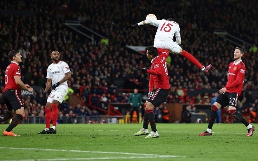 Dua Gol Bunuh Diri Buyarkan Kemenangan Manchester United atas Sevilla