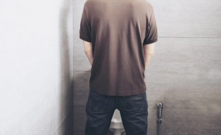 Buang Air Kecil cuma Sedikit saat Puasa, Apakah Itu Normal?