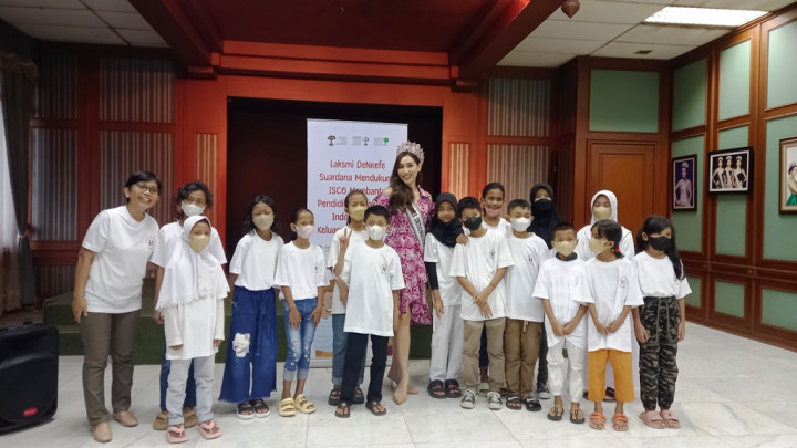 Puteri Indonesia 2022 Laksmi DeNeefe Ingin Anak dari Keluarga Prasejahtera Gemar Membaca