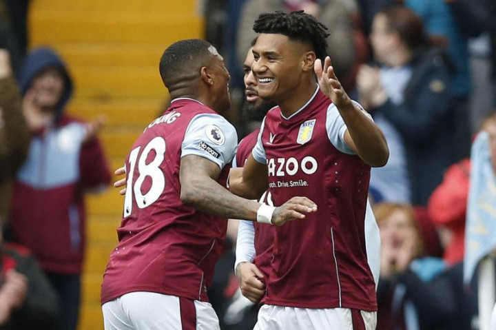 Babak Belur di Kandang Aston Villa, Newcastle Gagal Menjauh dari Kejaran MU