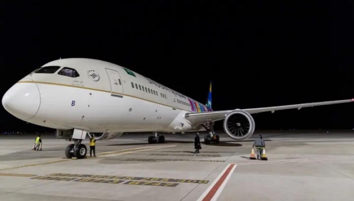 Pesawat Saudia Rusak Akibat Tembakan di Sudan, Awak Kabin Selamat