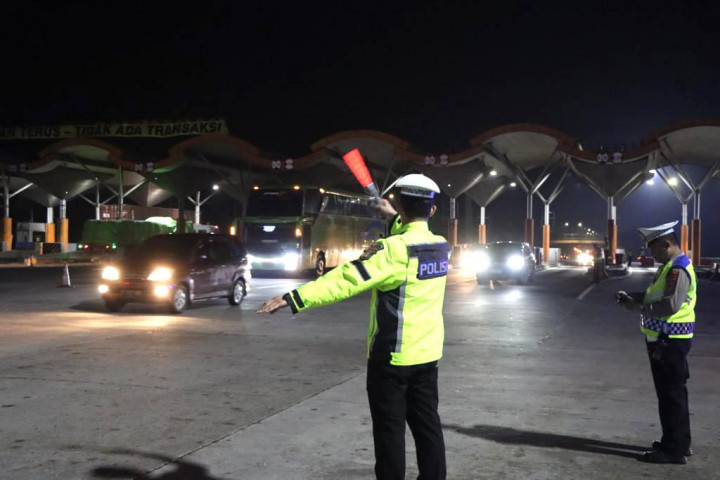 Menhub Optimistis <i>Contra Flow</i> Urai Kemacetan di Cipularang dan Cipali