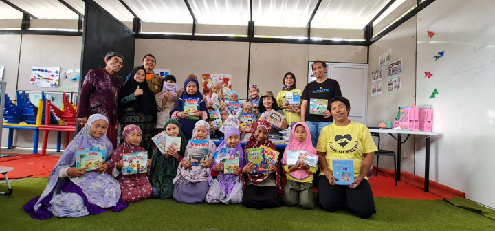 Iluni UI Peduli Bagikan Donasi untuk Korban Gempa Cianjur