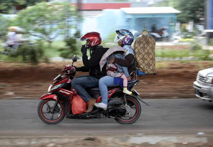 Kalimalang Masih Landai Pemudik Sepeda Motor