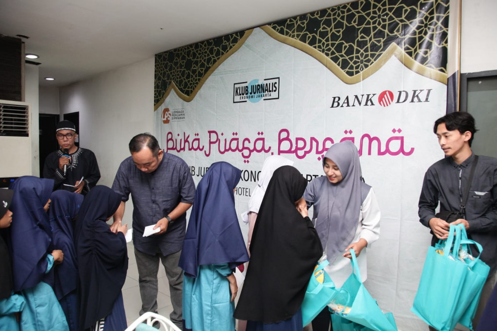 KJEJ menggelar acara buka puasa bersama dan santunan kepada anak yatim. FOTO: KJEJ