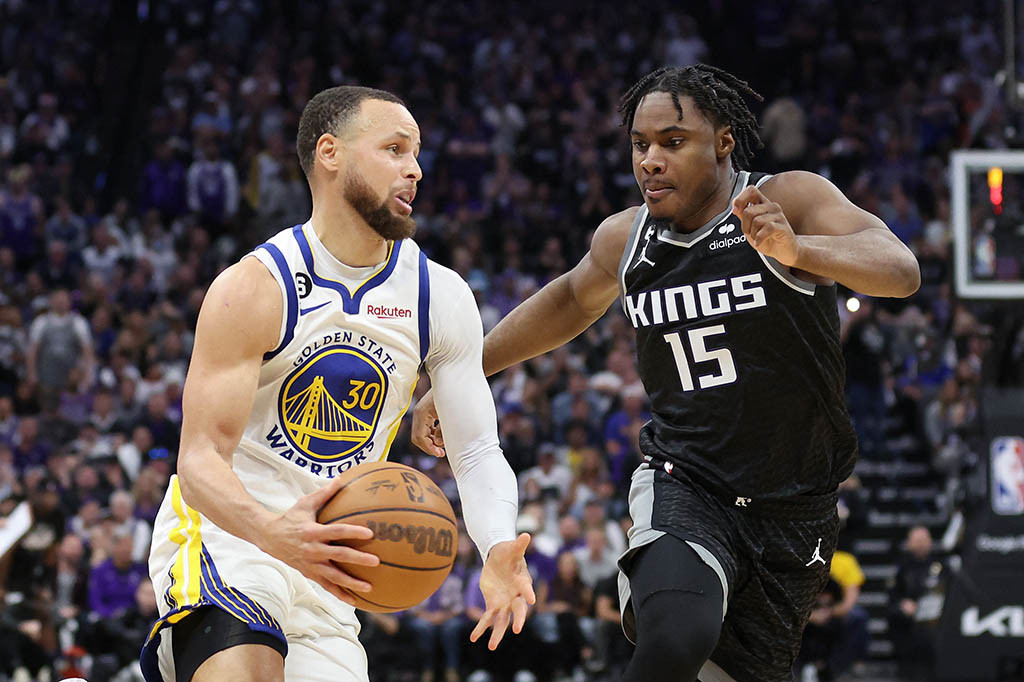 Kings Raih Kemenangan Kedua atas Warriors di Babak Playoff
