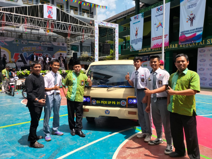 Siswa SMK Panca Bakti Banjarnegara Ciptakan Mobil Listrik dari Daur Ulang Barang Rongsokan