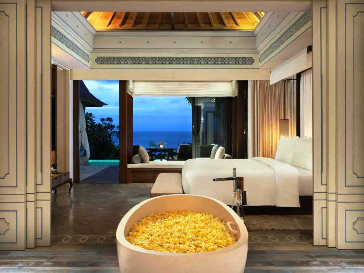 Berkontemplasi sambil Menikmati Perpaduan antara Keindahan Alam dan Sejarah di Jumeirah Bali