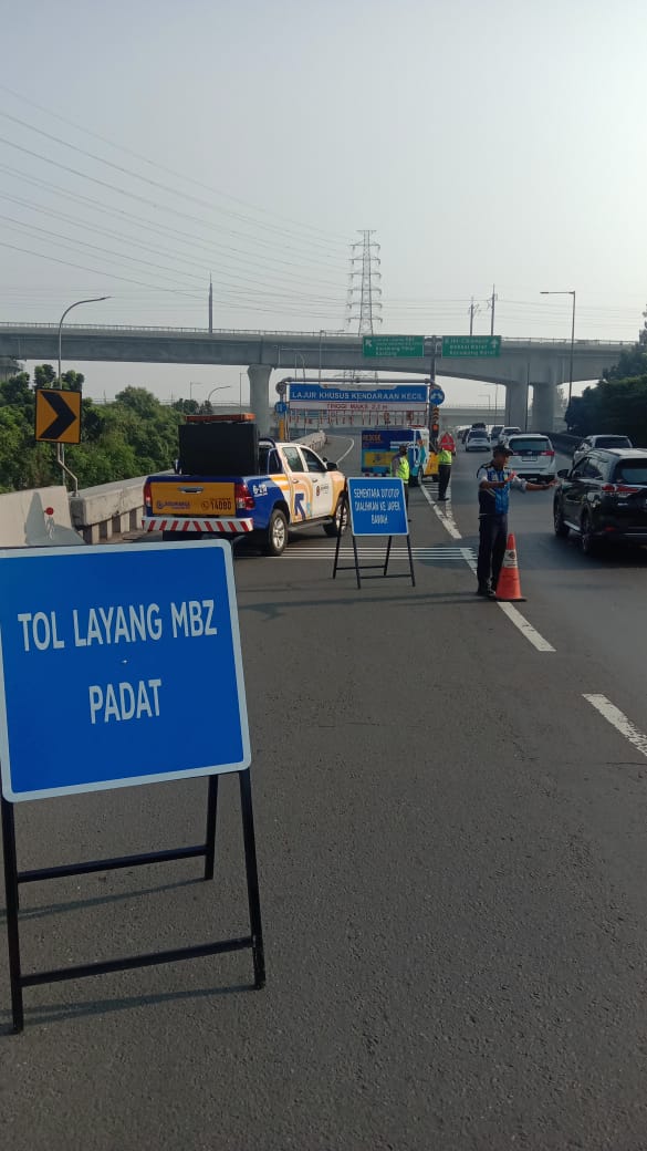 KM 48 Tol Japek Macet, Polisi Buka Tutup Jalan Layang MBZ Situasional