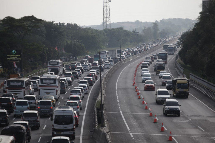 <i>Contraflow</i> Diberlakukan Mulai Km 36 Tol Jakarta Cikampek