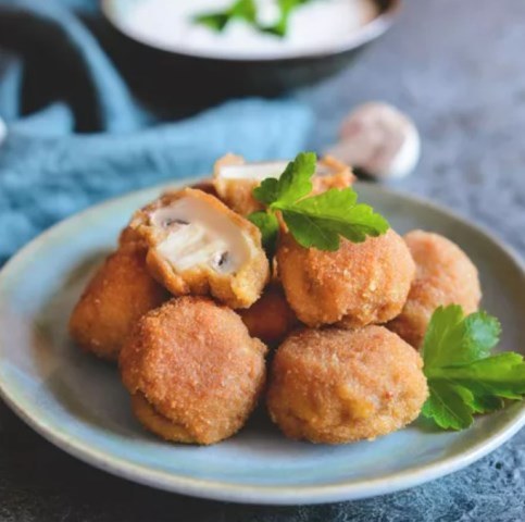 Resep jamur kancing yang krenyes gurih dan kaya manfaat. (Foto: Dok. Endeus TV)