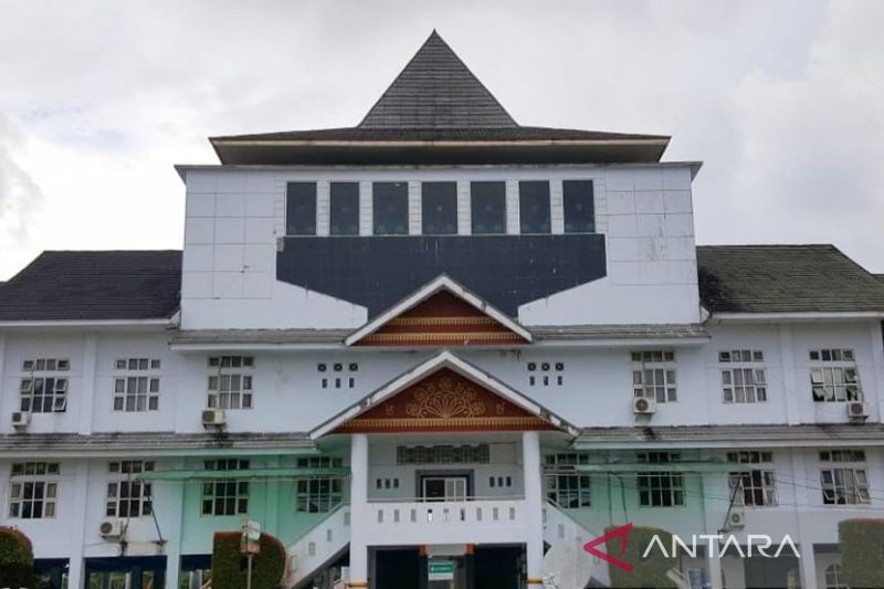 Suasana depan Sekretariat Pemerintah Kabupaten Mukomuko, Jumat (17/2/2023) ANTARA/Ferri.