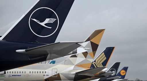 Deretan maskapai parkir di salah satu bandara di Jerman. Foto: AFP