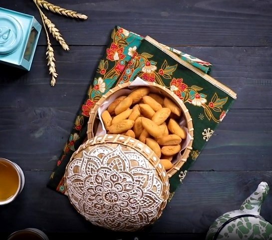 Sontek resep camilan manis gurih kue biji ketapang. Bikin tamu kamu betah lho! (Foto: Dok. Endeus TV)