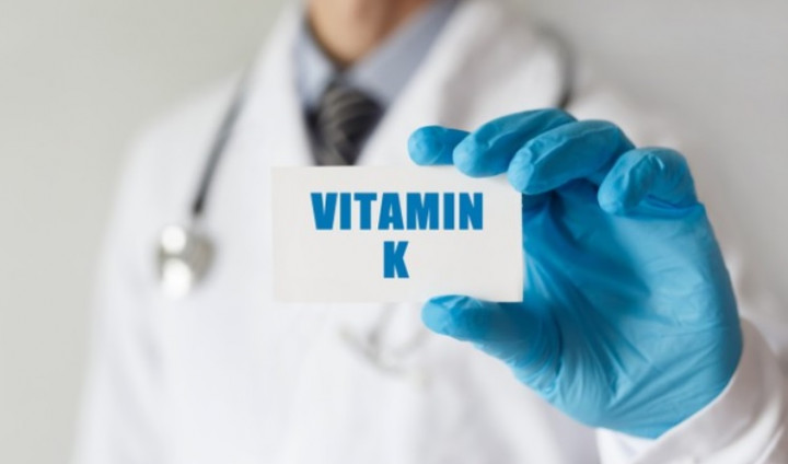 Mengapa Kelebihan Vitamin K Berbahaya? Ini Penjelasan Dokter