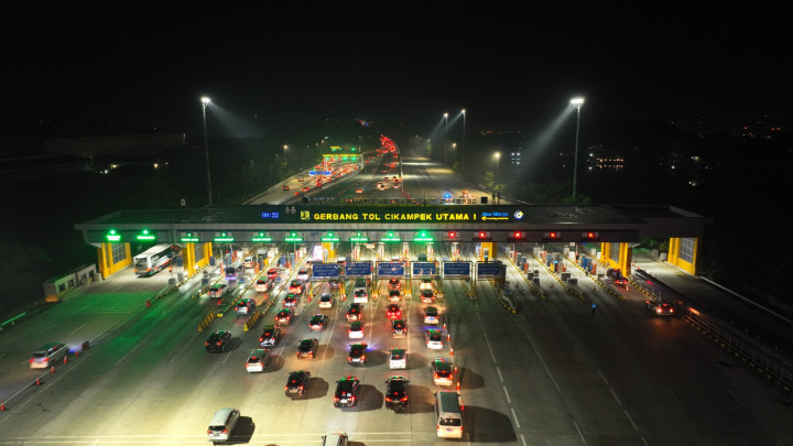 <i>One Way</i> Jalur Trans Jawa Ditutup