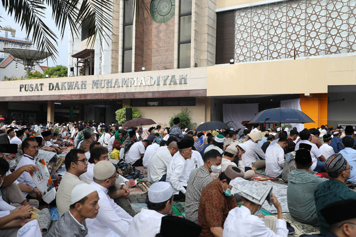 Ribuan Warga Gelar Salat Id di Gedung PP Muhammadiyah