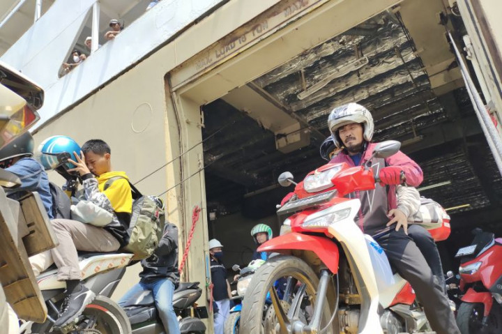 1.962 Penumpang Tiba di Pelabuhan Panjang Lampung