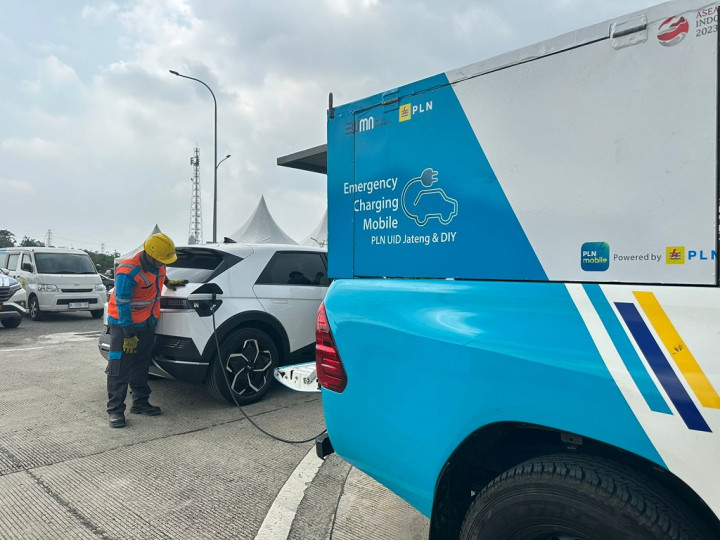 Jangan Takut Kehabisan, Ini Dia Lokasi <i>Ngecas</i> Mobil Listrik di Ruas Tol Jawa Tengah