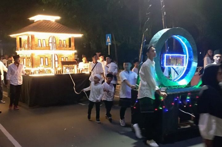 Ribuan Umat Muslim di Mataram Ikut Pawai Takbiran Sambut Idulfitri