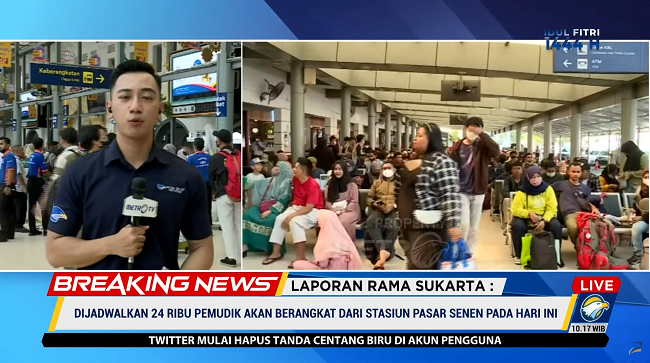 H-1 Lebaran, Stasiun Pasar Senen Masih Ramai Pemudik
