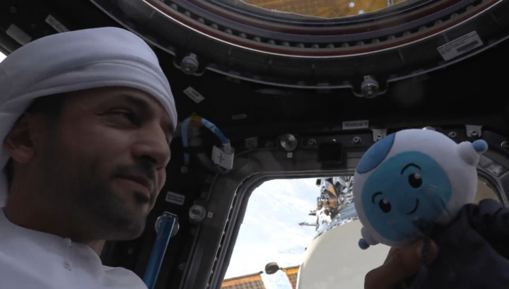 Astronot Uni Emirat Arab Sampaikan Pesan Idulfitri dari Luar Angkasa, Apa Isinya?